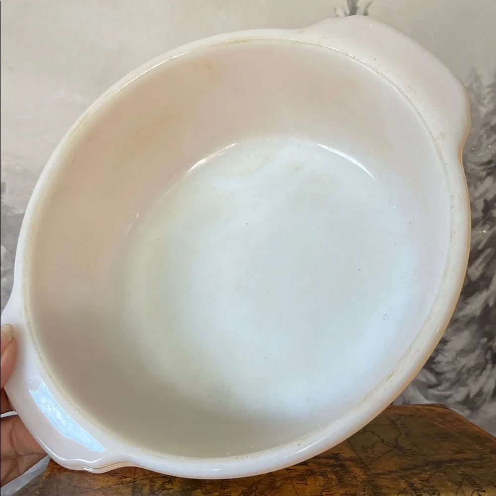 Vintage Fire King Peach Lustre 1.5 Qt Round Casserole Dish